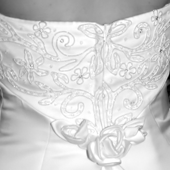 Choosing Your Wedding Gown - LIttle Wedding Diary